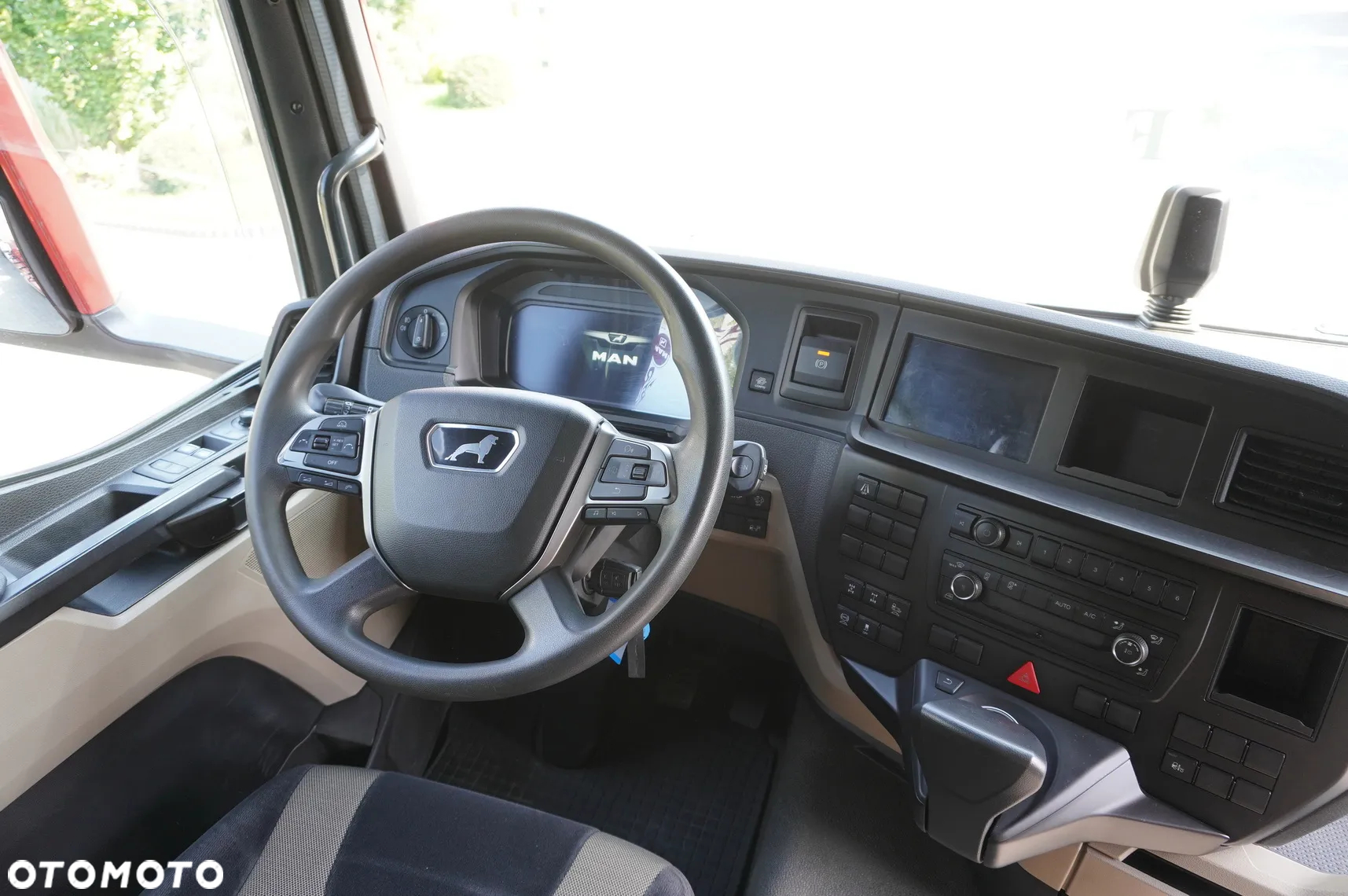 MAN TGS 33.510 / 6x4 / Kab. sypialna - 17