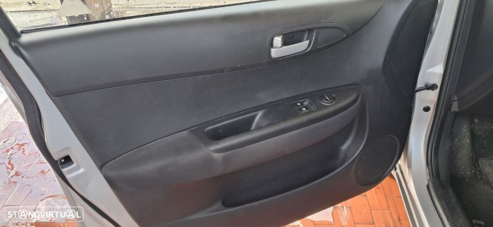 Hyundai i20 1.2 Comfort ESP - 4