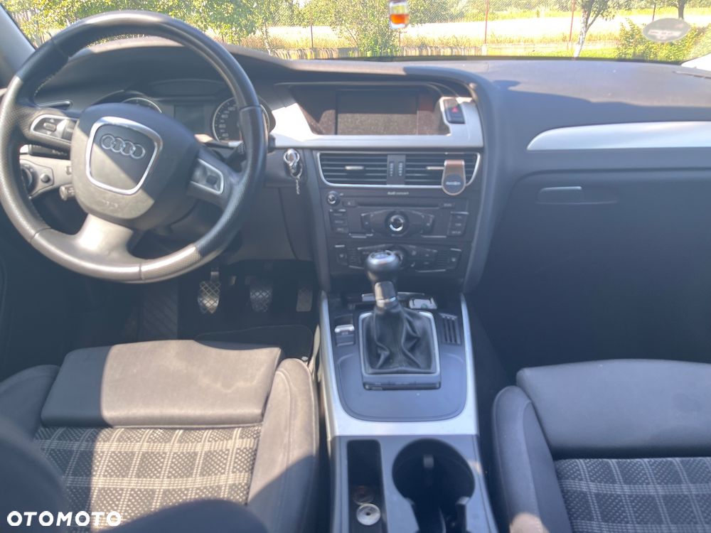 Audi A4 Limousine - 6