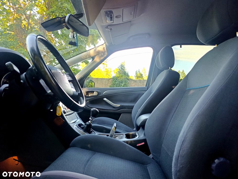 Ford S-Max - 13