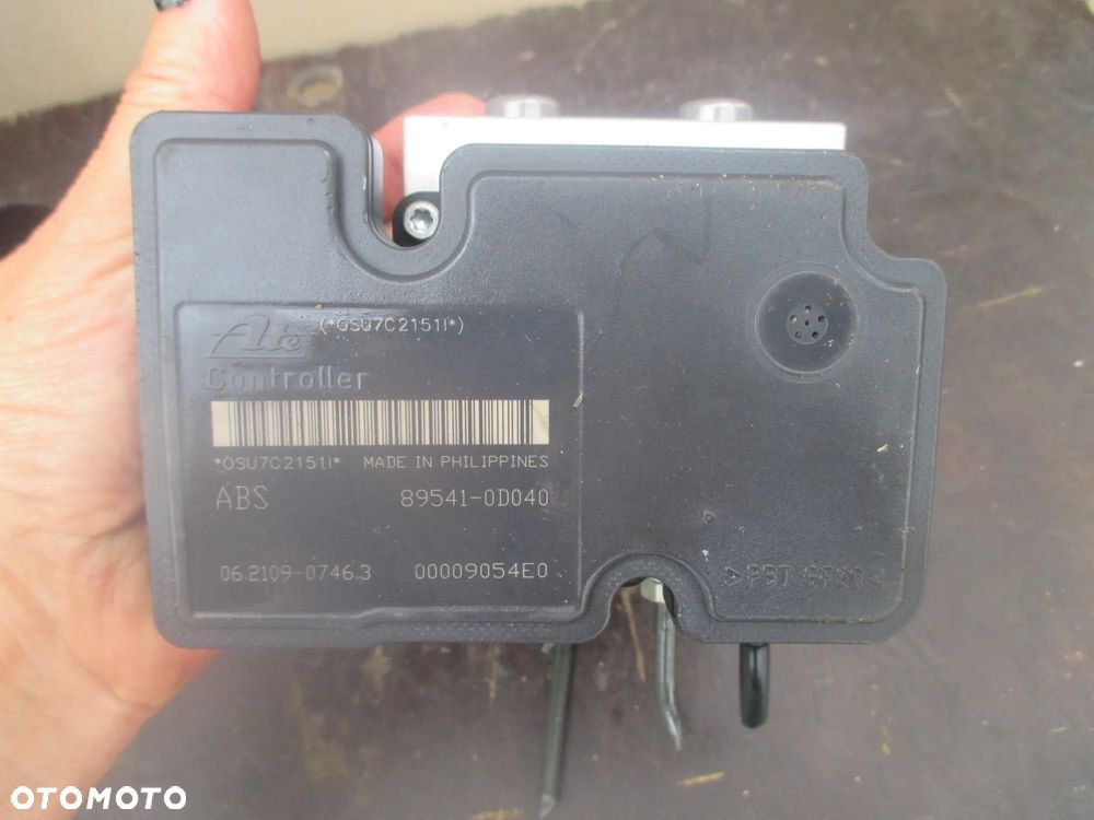 pompa ABS Toyota Yaris II 445100D031 - 3