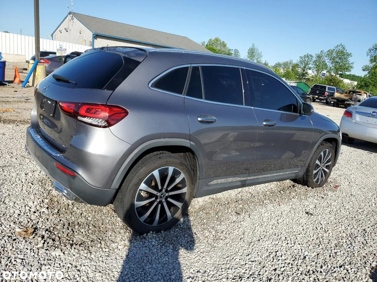 Mercedes-Benz GLA - 5