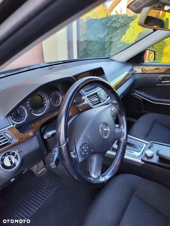 Mercedes-Benz Klasa E - 9