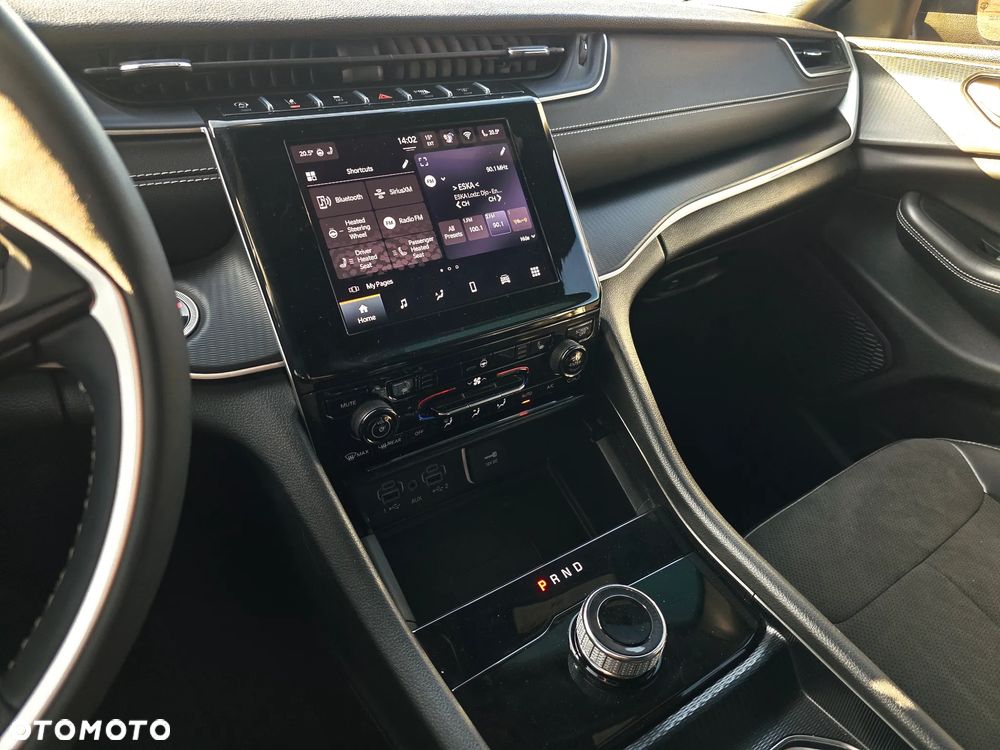 Jeep Grand Cherokee - 19