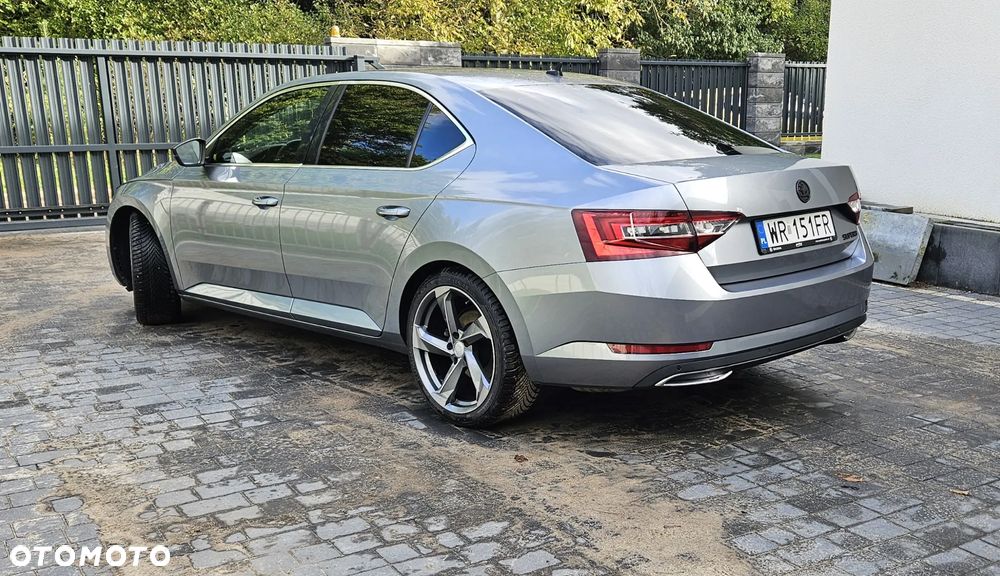 Skoda Superb 2.0 TDI L&K DSG - 2