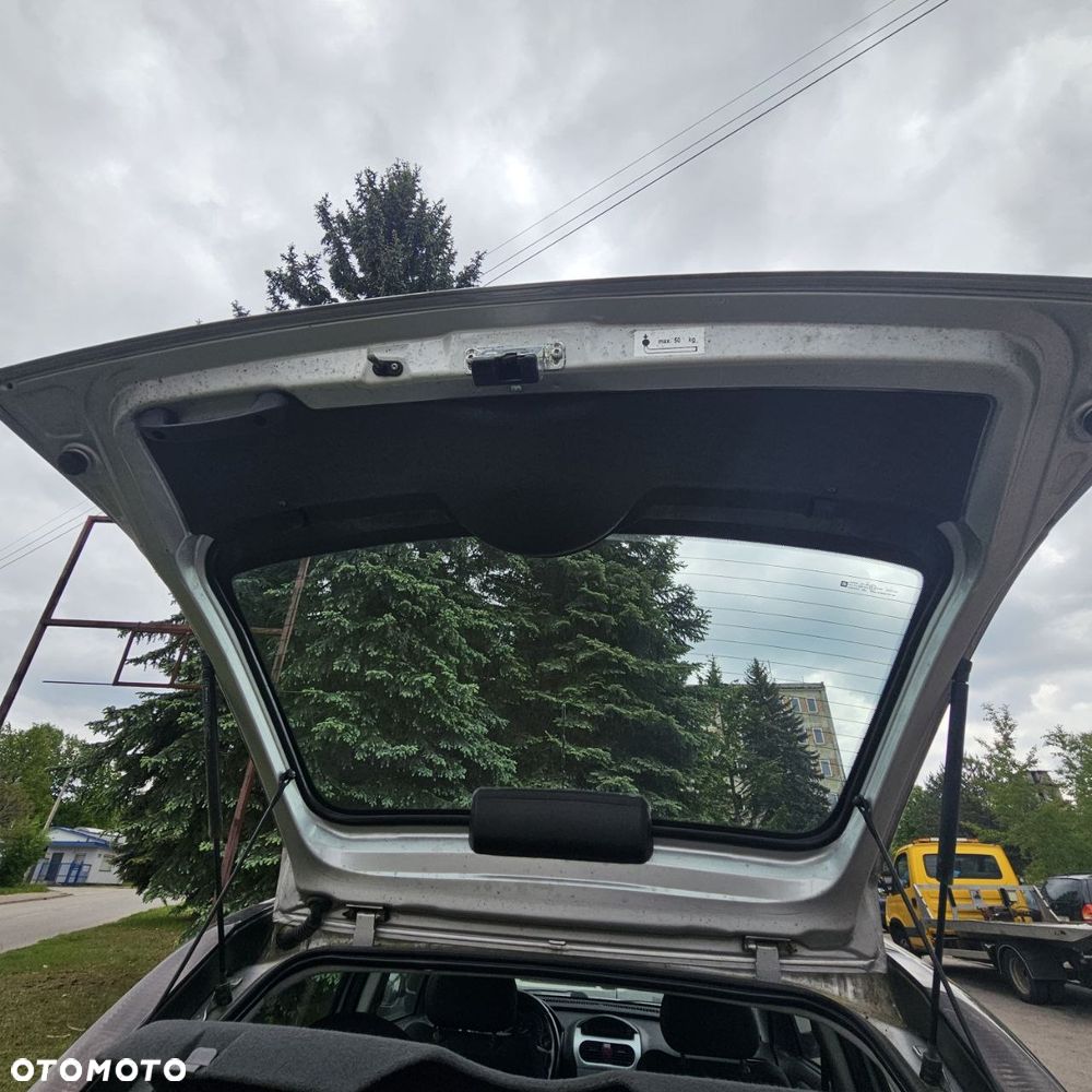 Opel Corsa C (kod lak Z157) - 8