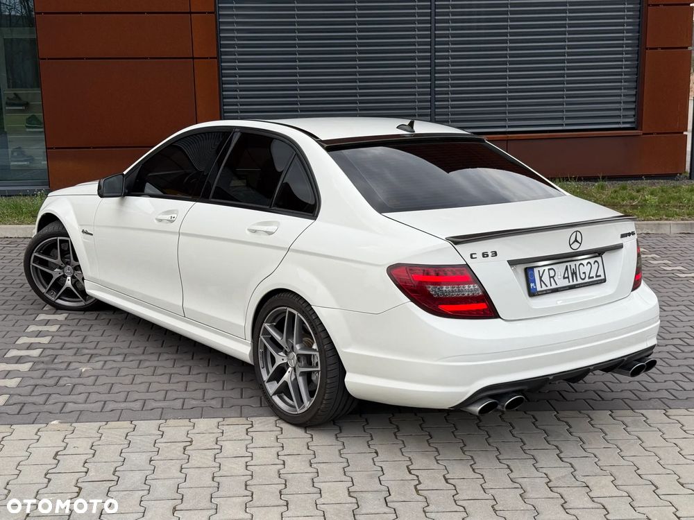 Mercedes-Benz Klasa C 63 AMG 7G-TRONIC - 21