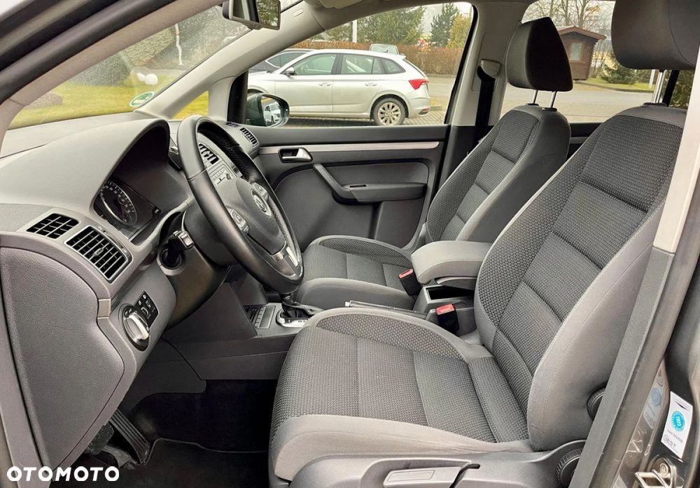 Volkswagen Touran 2.0 TDI DSG Highline - 27
