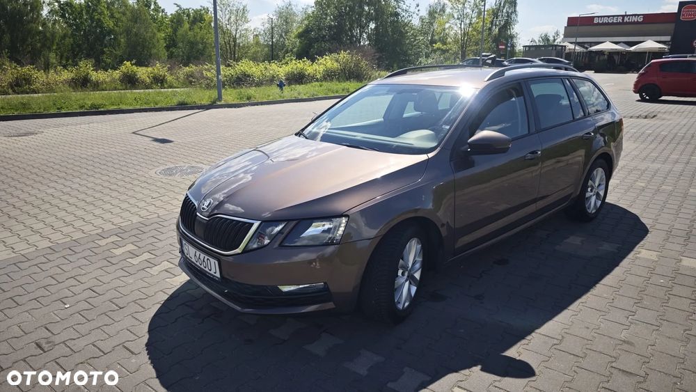 Skoda Octavia 1.6 TDI Ambition DSG - 1