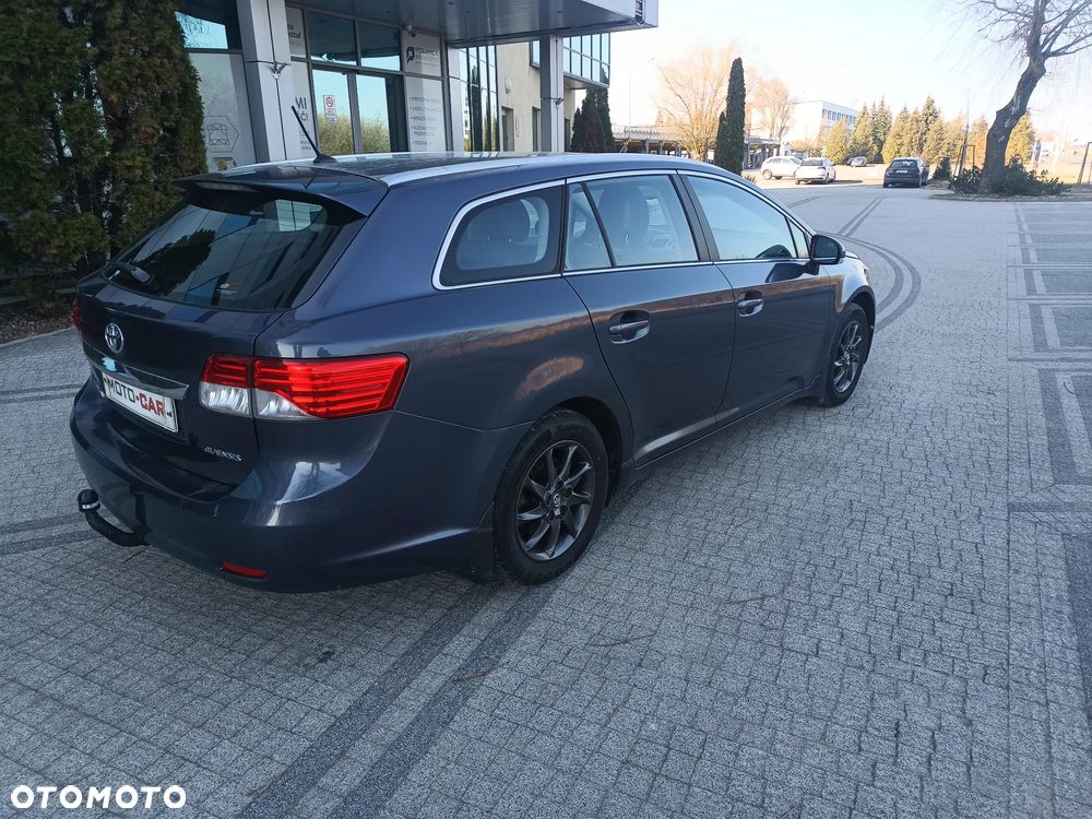Toyota Avensis 1.8 Luna EU5 - 4