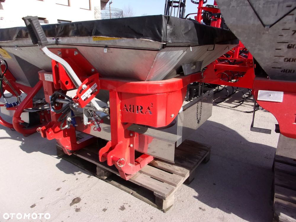 Inny Rozsiewacz nawozów i wapna, taśmowy jedno i dwu tarczowy Kłos, Motyl 300, 400, 600, 800 1000 litrów, Rozsiewacz nawozów dwutarczowy ABRA2 - MAXI, Semior, Unior, Unior2, Mini, Mini2, Rozsiewacz dwutarczowy DEX-WAL (Lift, Tornado duo Turbo), Rozsiewacz nawozów Pronar  FD1-M05 - 20