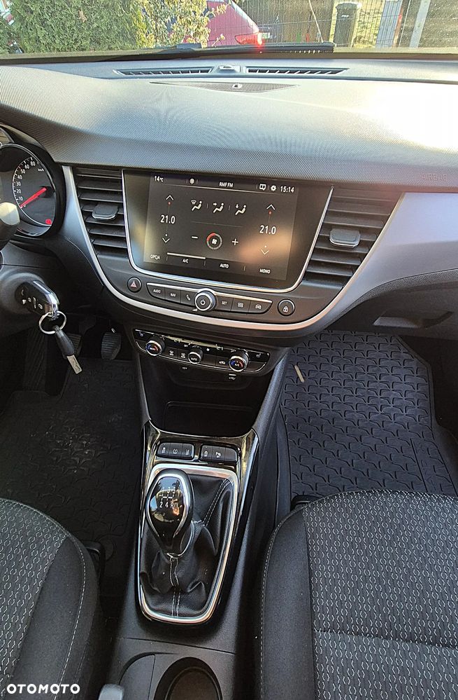 Opel Crossland X 1.2 T Design Line S&S - 19