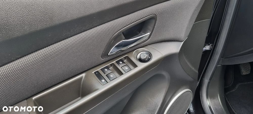 Chevrolet Cruze - 16