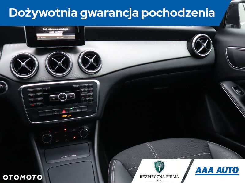 Mercedes-Benz GLA - 10