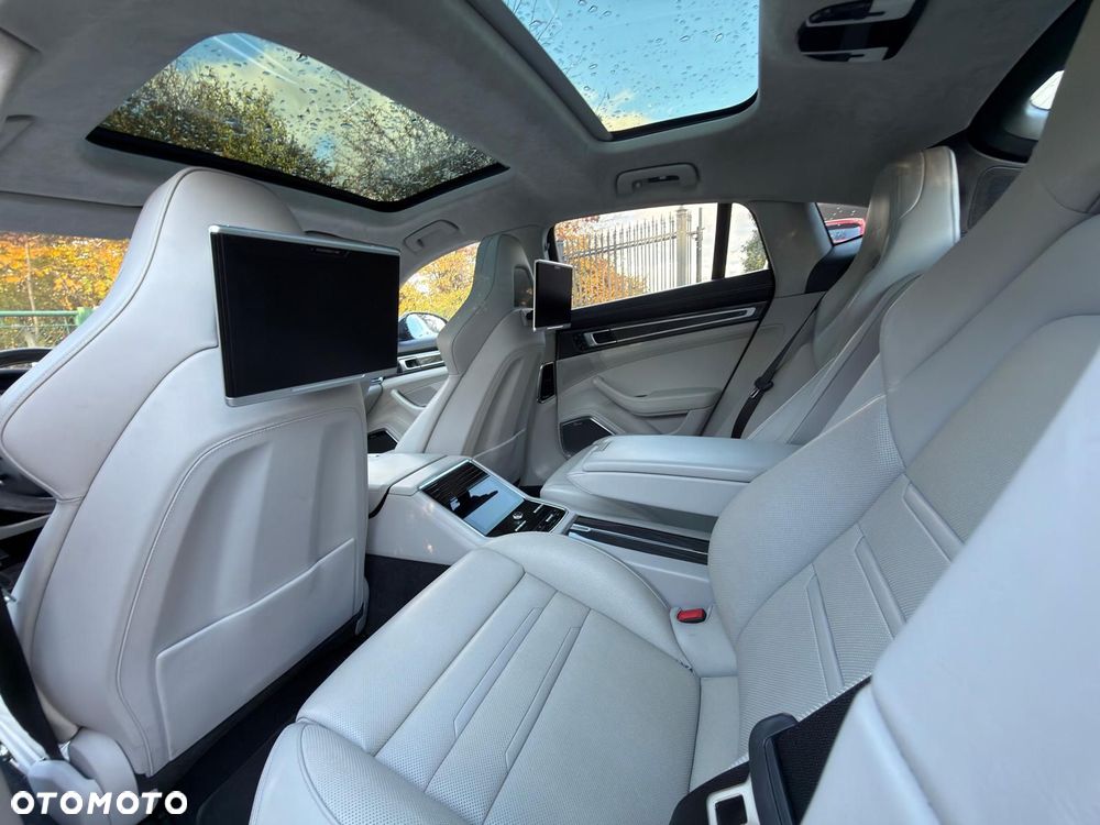 Porsche Panamera Turbo - 18