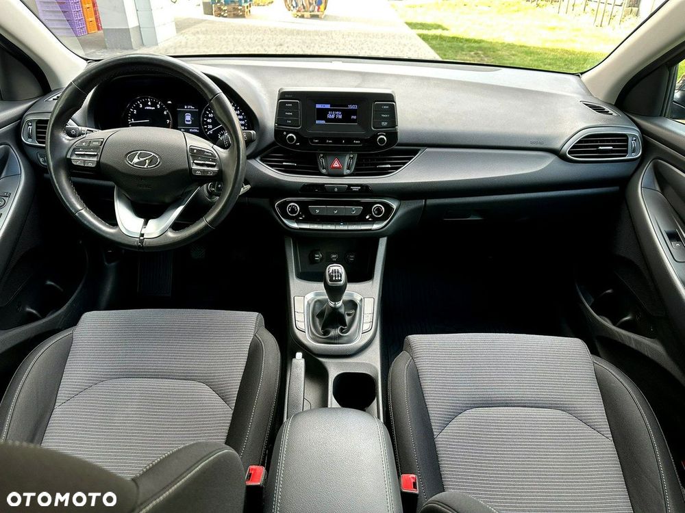 Hyundai i30 1.5 DPI Classic + - 19
