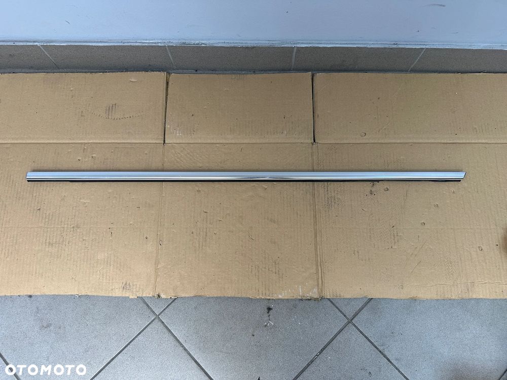 OPEL ZAFIRA C LISTWA ZGARNIAJĄCA CHROM LEWY PRZÓD 13259962 - 1