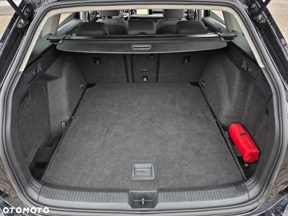 Volkswagen Golf Variant - 33