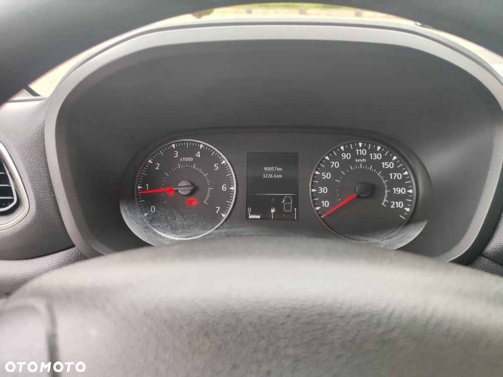 Nissan NV400 - 22