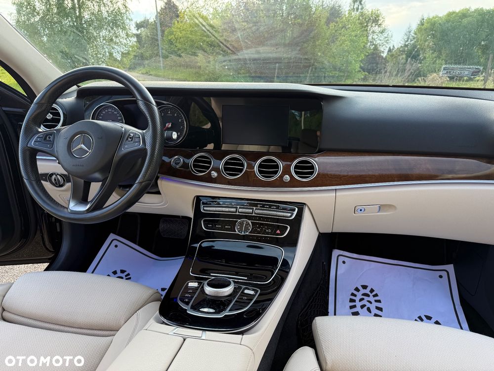 Mercedes-Benz Klasa E 200 CGI BlueEFFICIENCY Automatik Avantgarde - 26