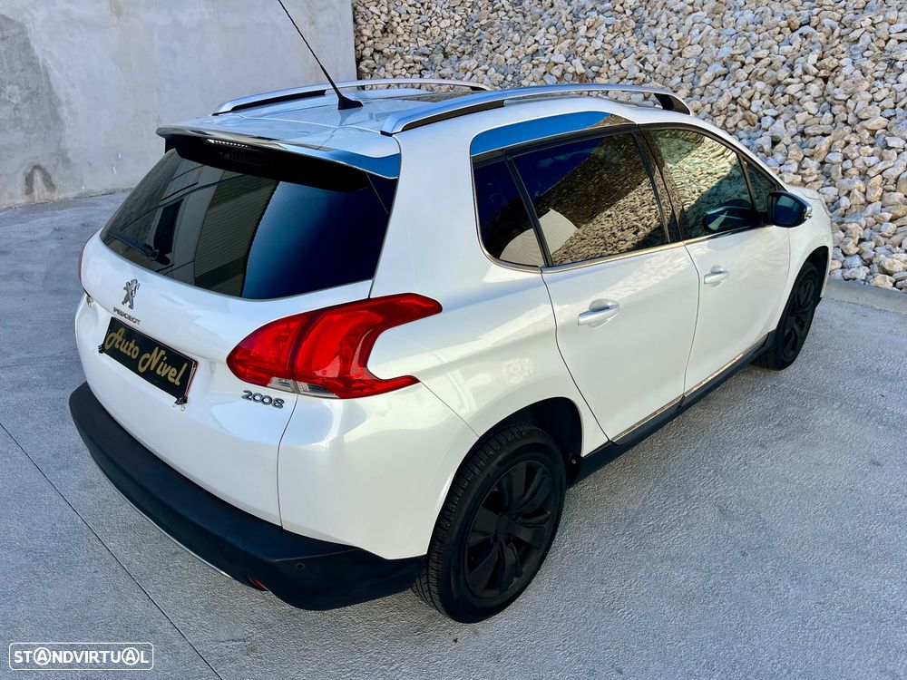 Peugeot 2008 1.2 PureTech Style - 12