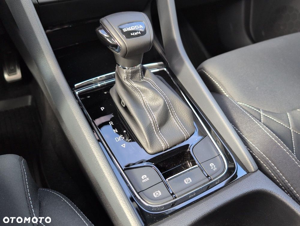 Skoda Karoq 2.0 TSI 4x4 Sportline DSG - 35