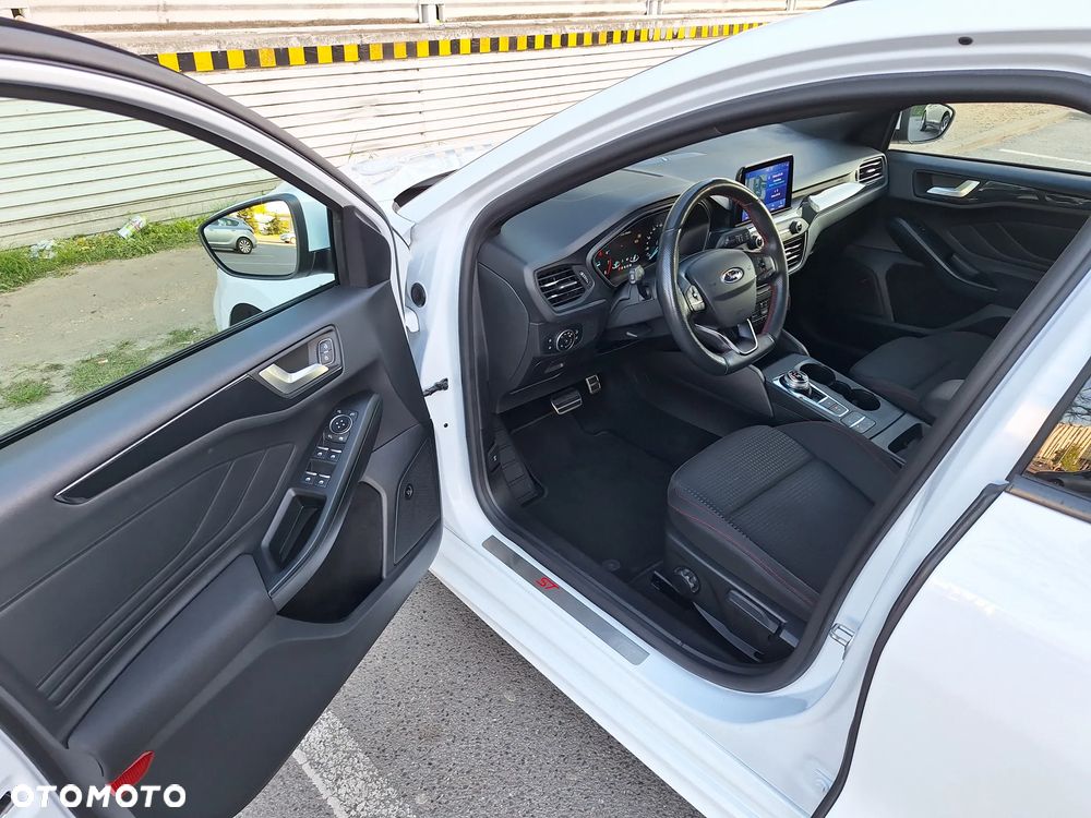 Ford Focus 1.5 EcoBoost ST-Line - 18