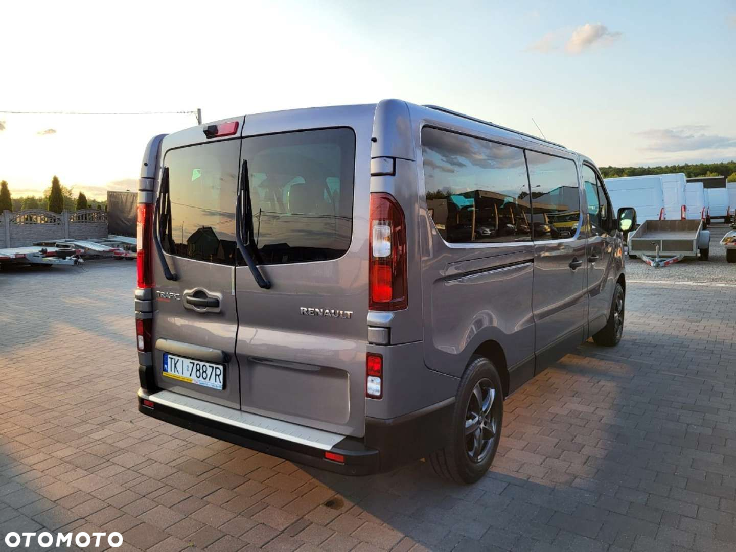 Renault Trafic - 12