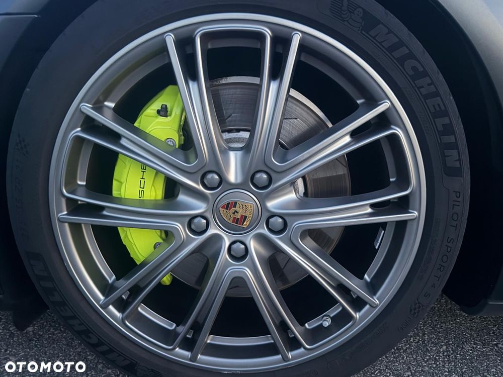 Porsche Panamera 4 Platinum Edition - 24