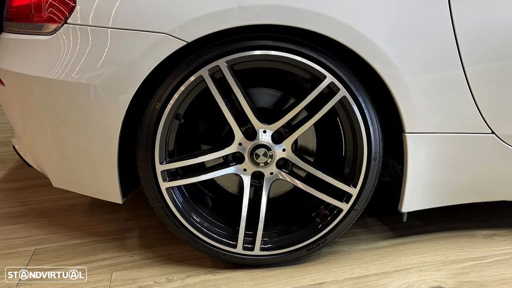 BMW Z4 35 is Auto - 8
