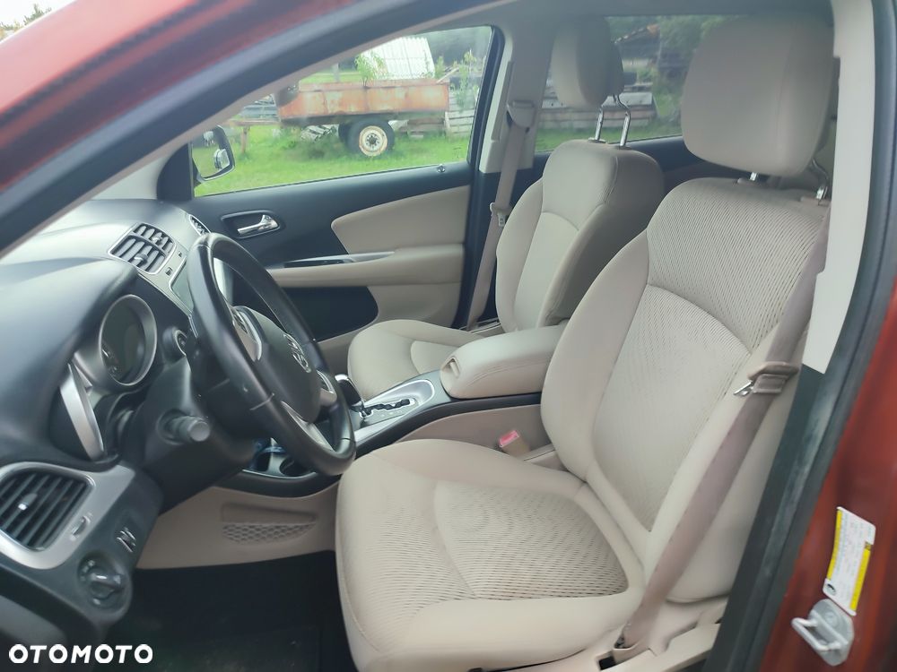 Dodge Journey - 8