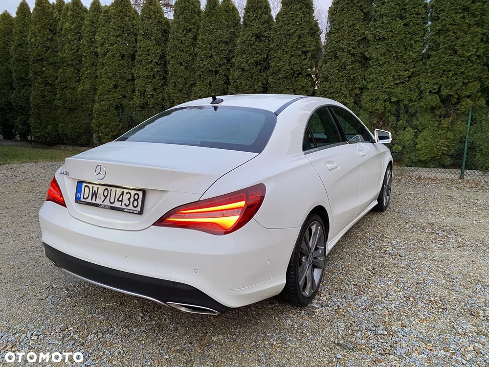Mercedes-Benz CLA 180 7G-DCT UrbanStyle Edition - 9