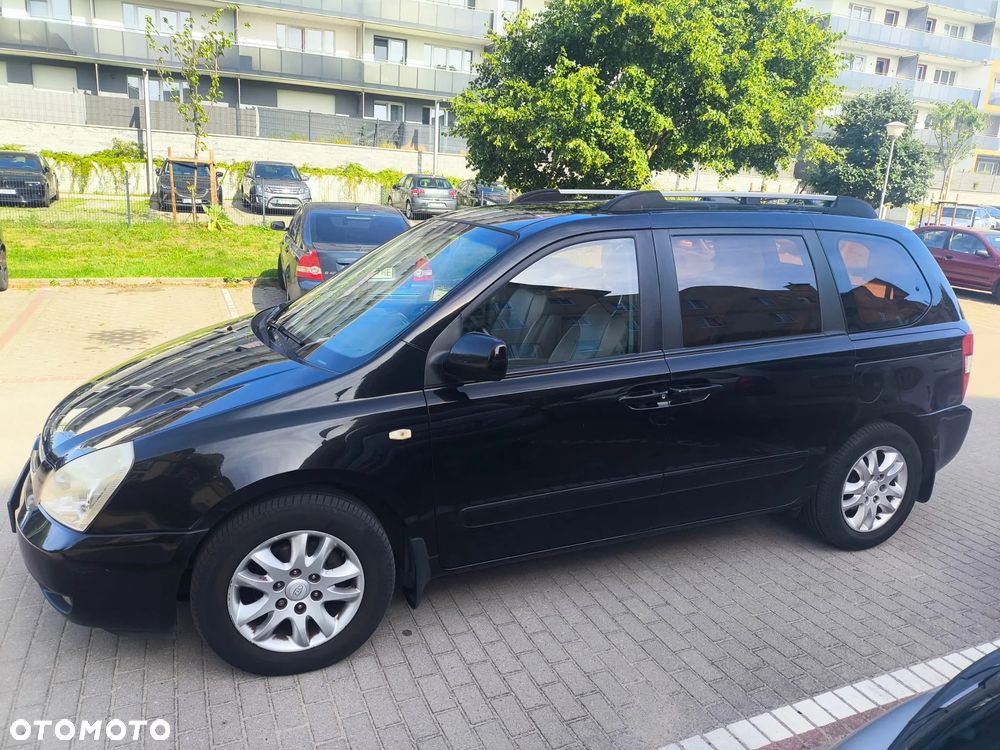 Kia Carnival - 1