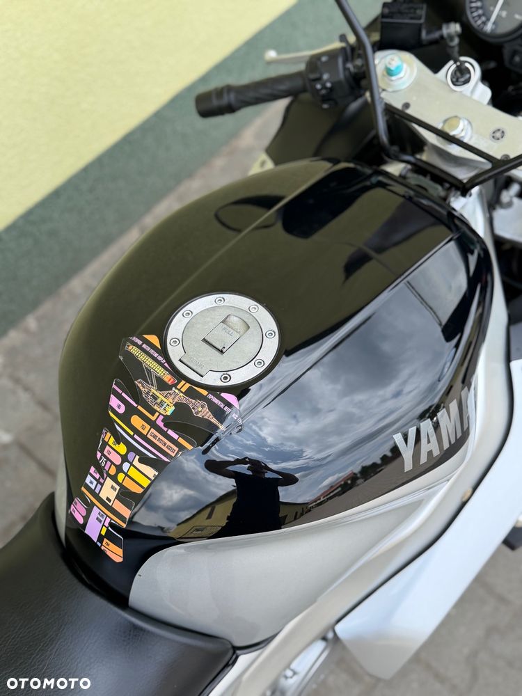 Yamaha Thunderace - 17