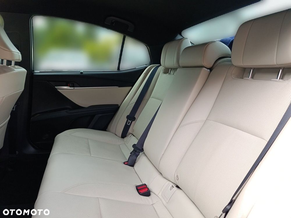 Toyota Camry - 14