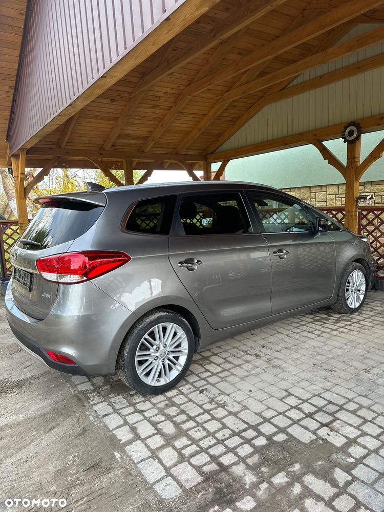 Kia Carens 1.7 CRDi M 7os EU6 - 16