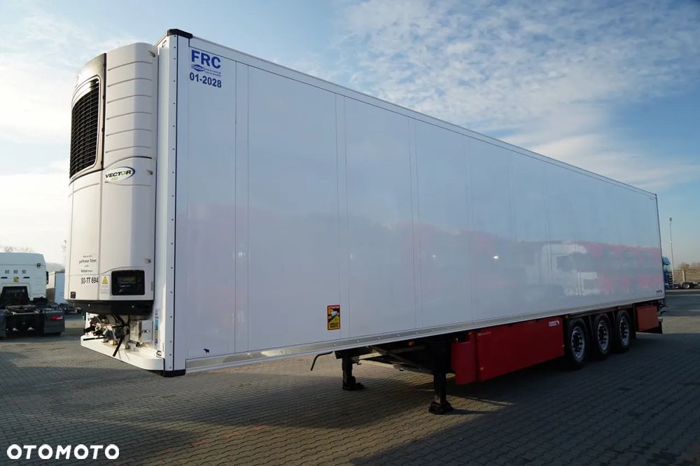 Schmitz Cargobull CARGOBULL / CHŁODNIA / CARRIER VECTOR 1550 / OŚ PODNOSZONA / DOPPELSTOCK / KOSZE NA PALETY - 4