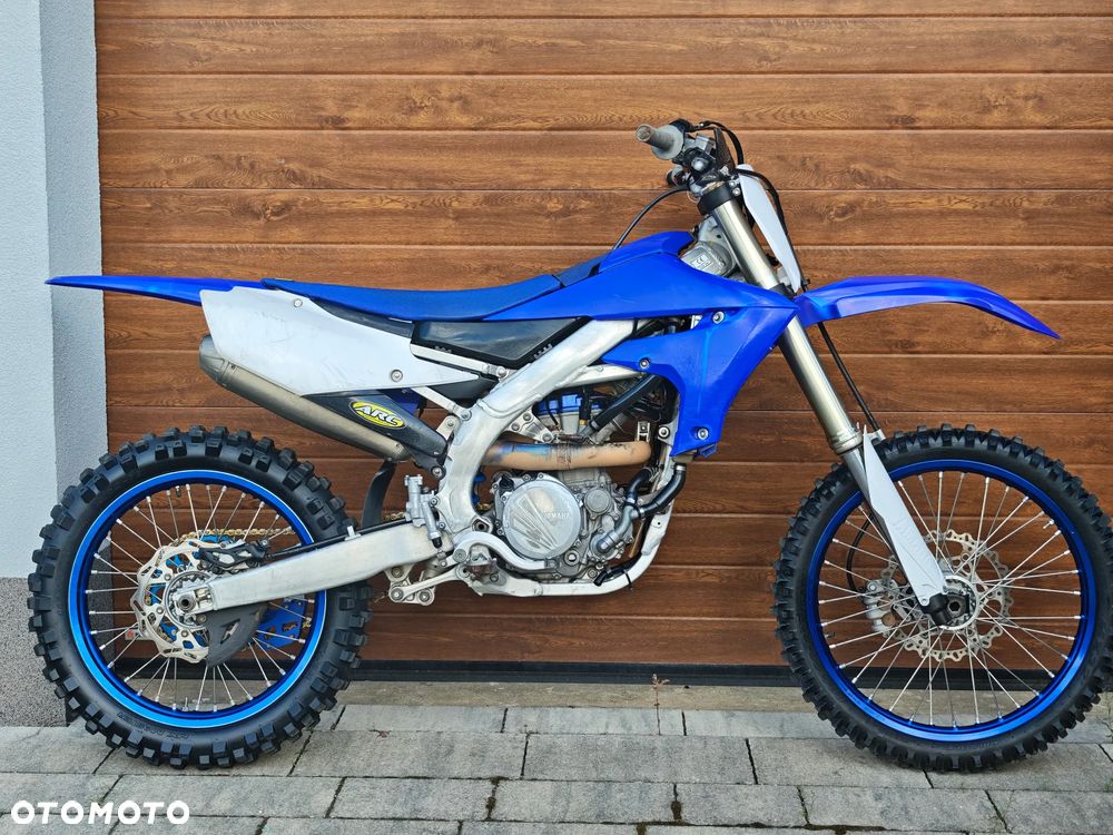 Yamaha YZF - 1