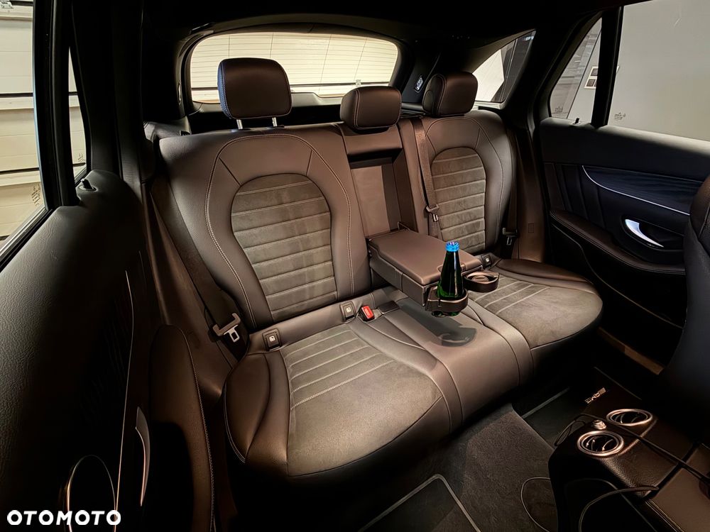 Mercedes-Benz GLC 200 4Matic 9G-TRONIC AMG Line - 22