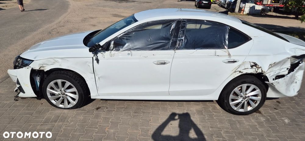 Skoda Octavia 2.0 TDI Edition 130 Essence DSG - 4