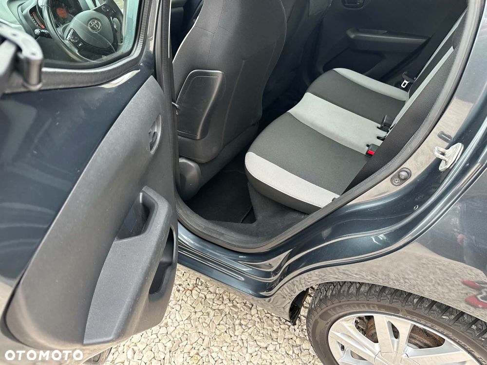 Toyota Aygo x-clusiv - 14