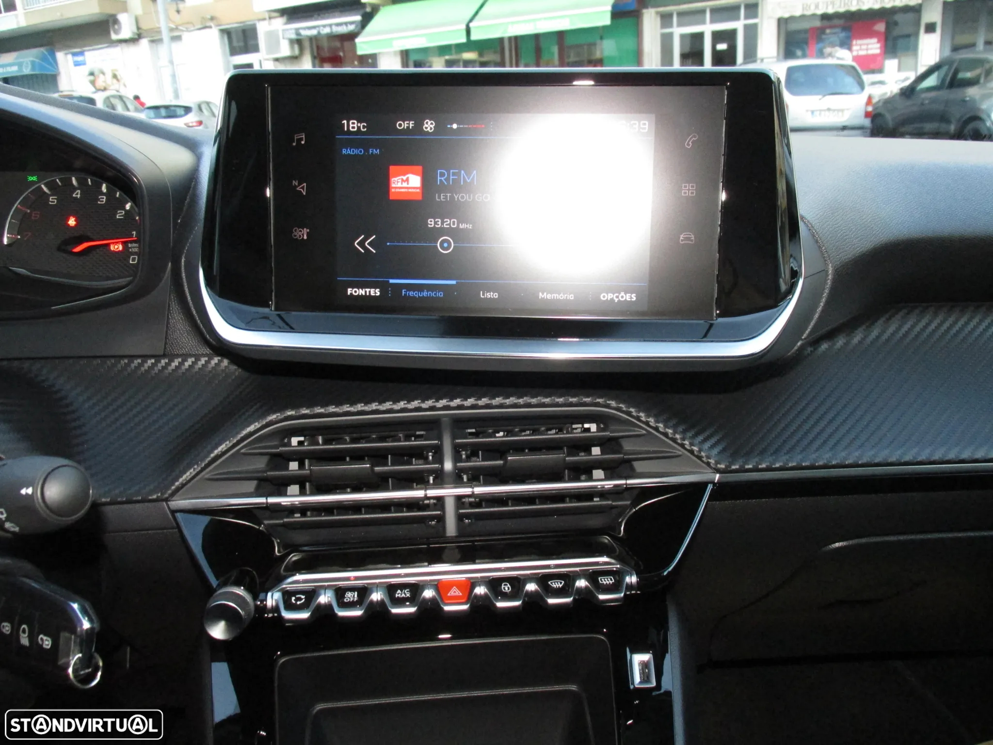 Peugeot 208 1.2 PureTech Active Pack - 25