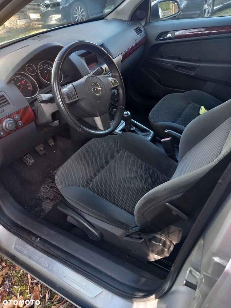 Opel Astra 2004 photo 4