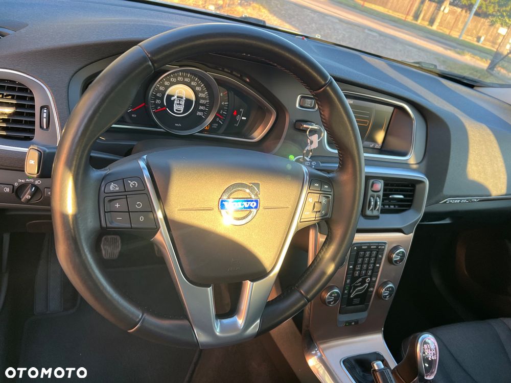Volvo V40 Cross Country D2 Momentum - 22