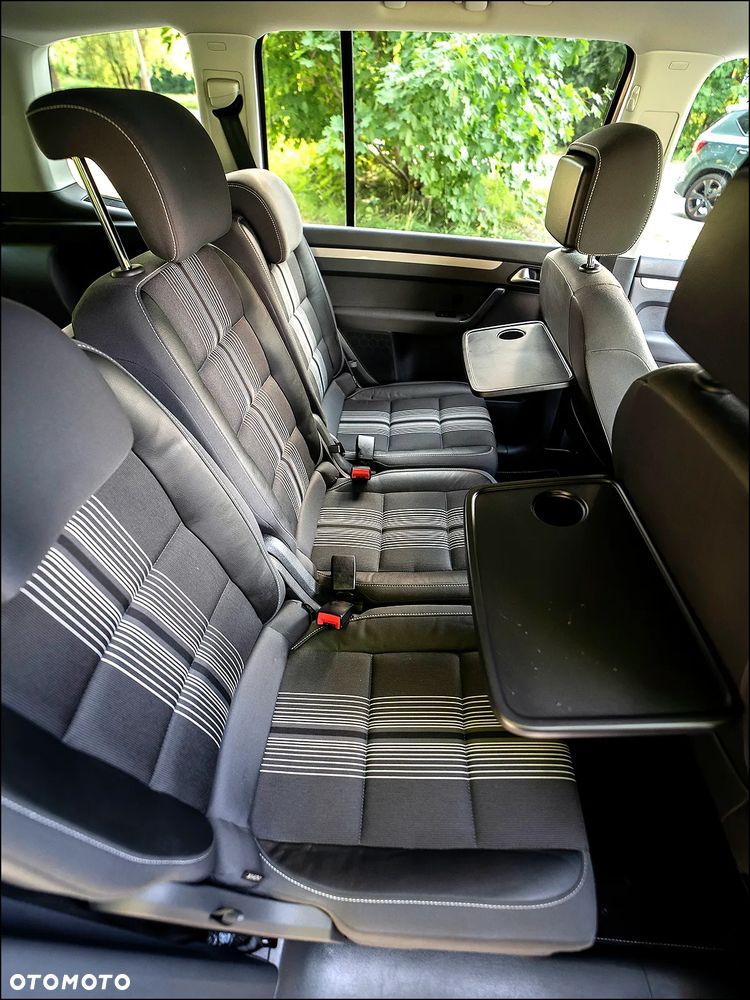 Volkswagen Touran - 33