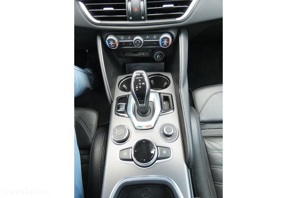 Alfa Romeo Giulia 2.0 Turbo Veloce Q4 - 15