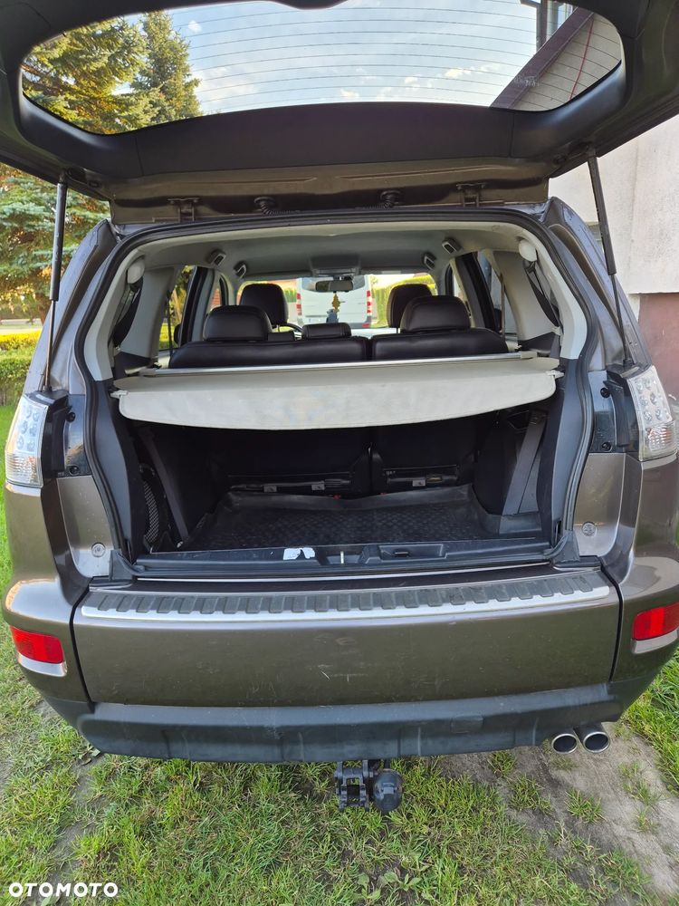 Mitsubishi Outlander - 16
