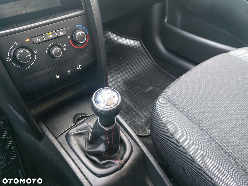 Peugeot 207 - 17