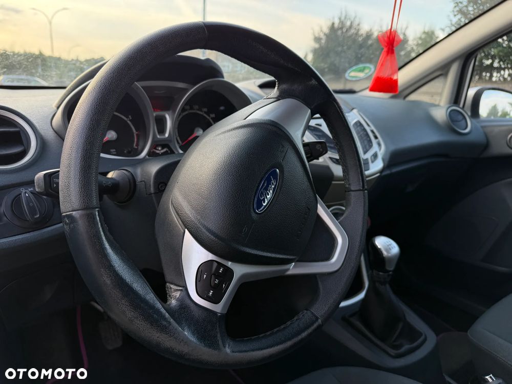 Ford Fiesta 1.25 Titanium - 10