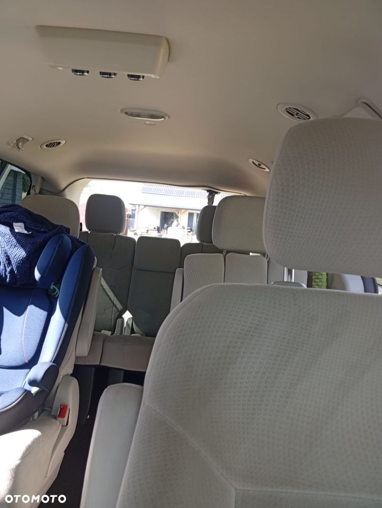 Dodge Grand Caravan - 8